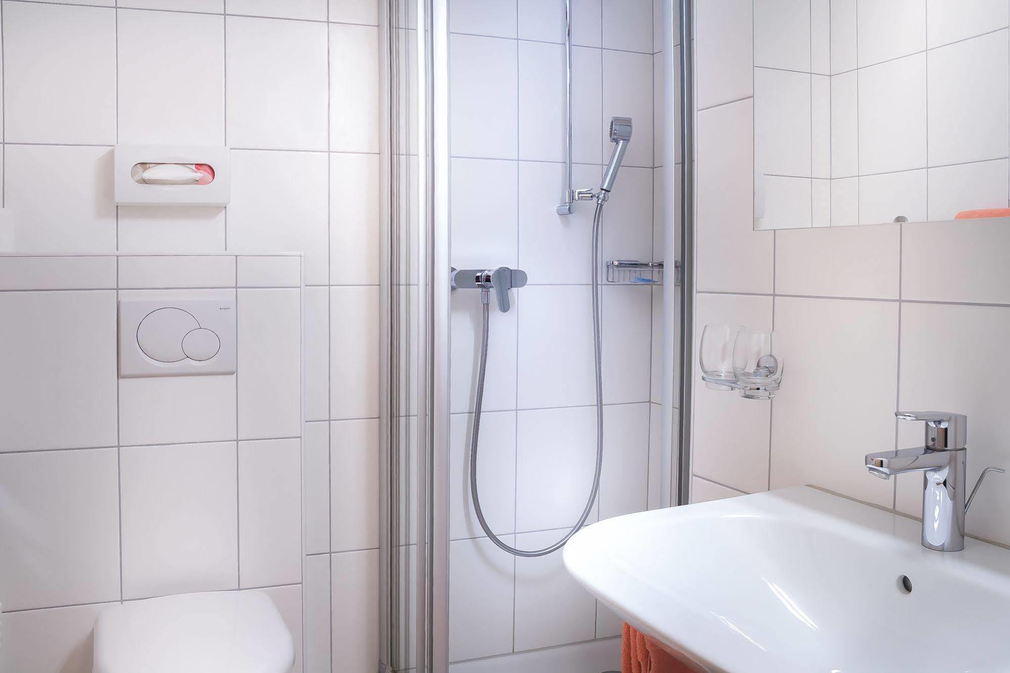 Seehotel Boutique Jaegerhof-Hubertus ファウレンゼー エクステリア 写真